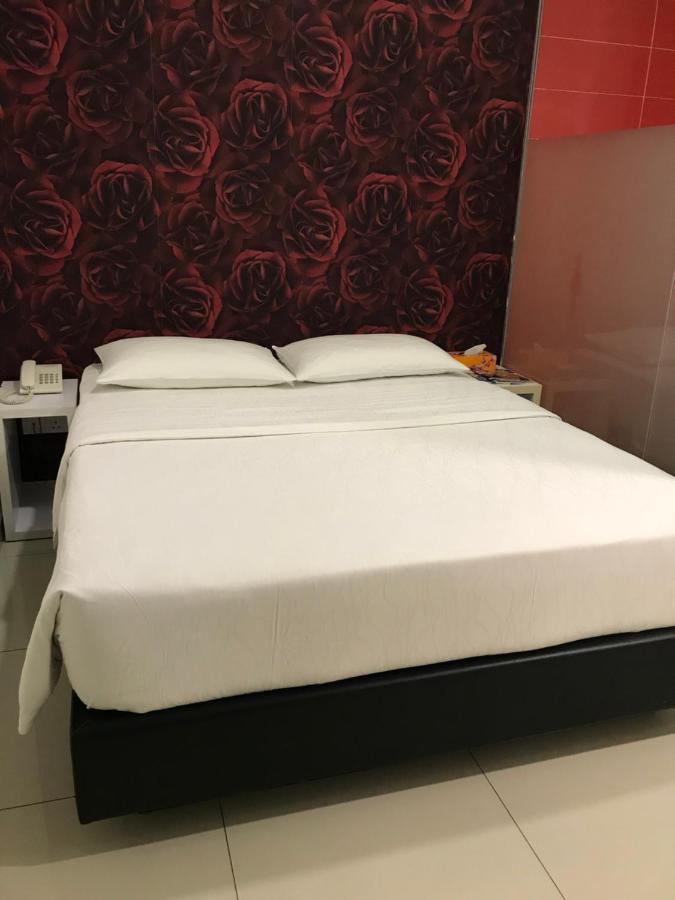 Goody Hotel Johor Bahru Esterno foto