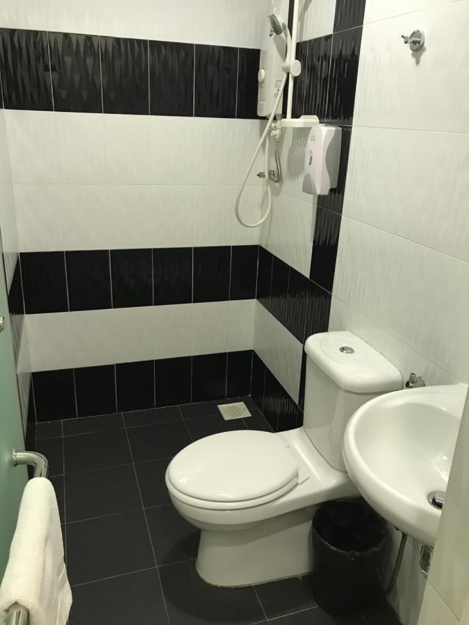 Goody Hotel Johor Bahru Esterno foto