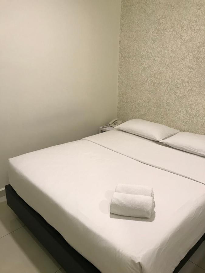 Goody Hotel Johor Bahru Esterno foto