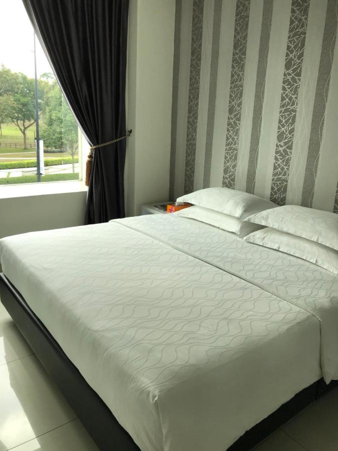 Goody Hotel Johor Bahru Esterno foto