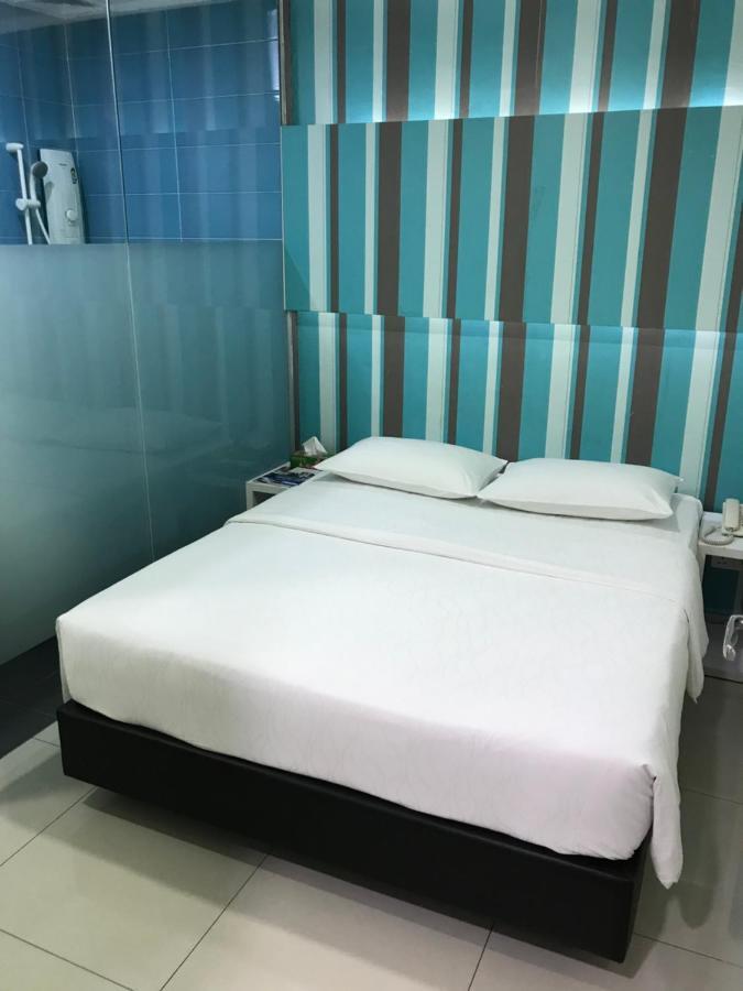 Goody Hotel Johor Bahru Esterno foto
