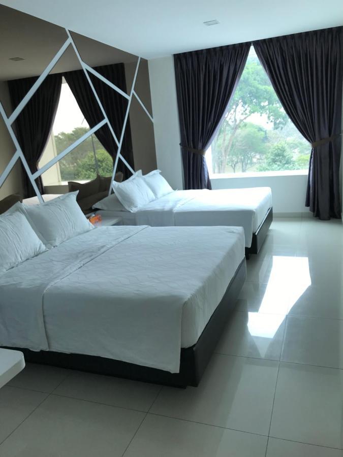 Goody Hotel Johor Bahru Esterno foto