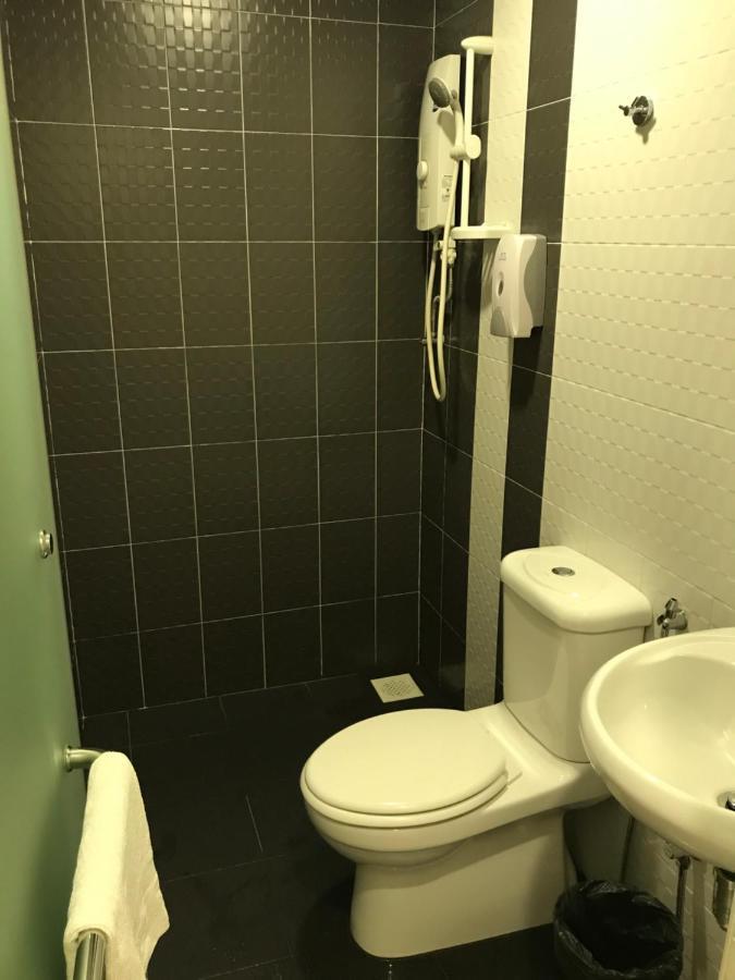 Goody Hotel Johor Bahru Esterno foto