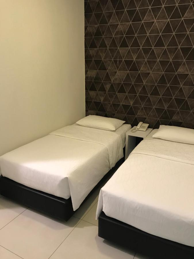 Goody Hotel Johor Bahru Esterno foto