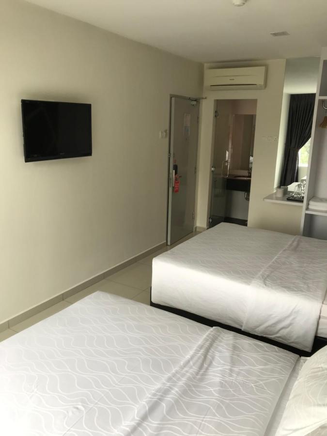 Goody Hotel Johor Bahru Esterno foto